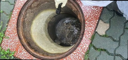 구리 하수구막힘 배수구 거름망과 주변을 정리하며 상태를 점검하는 과정